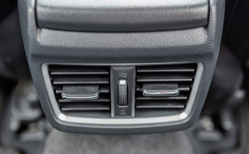 Chi tiết Honda Civic 1.8L giá 758 triệu tại Việt Nam